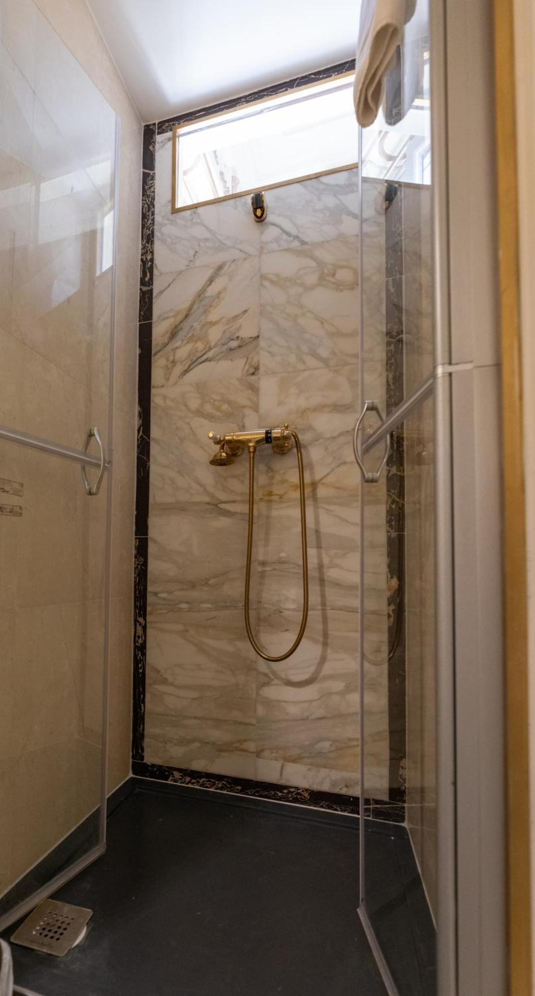 فندق Palazzo Di Acqua لو مان المظهر الخارجي الصورة